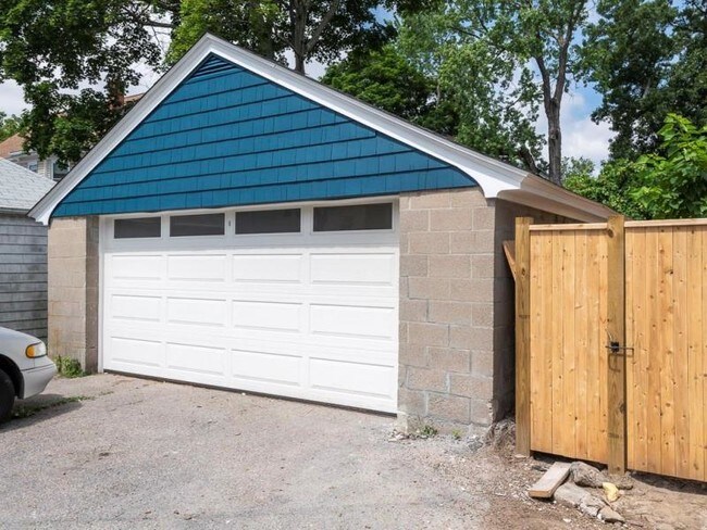 Building Photo - Fully Renovated, Gorgeous Hope Village Rental