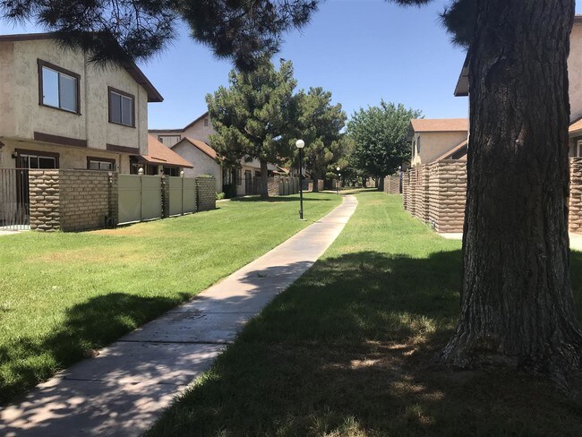 Building Photo - 4463 Buena Vista Dr