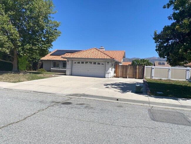 Building Photo - Single Family One-Story Home Available!!!
