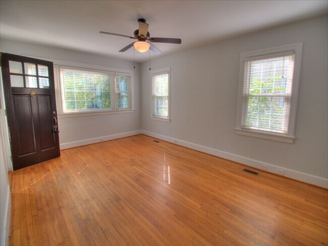 Building Photo - Charming Bungalow in Northgate Park With B...
