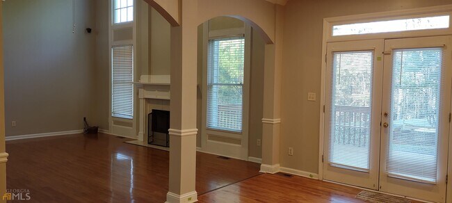 Building Photo - 2365 Southers Cir