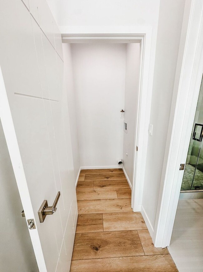 Foto del edificio - 17314 Bircher St