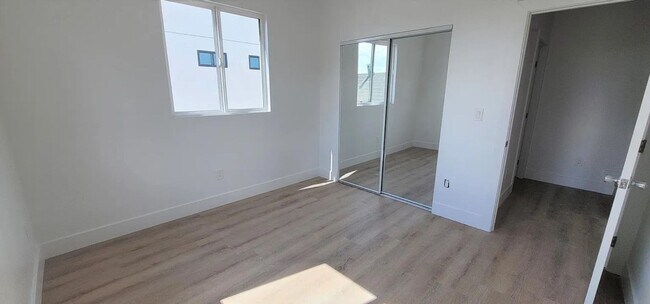 Building Photo - 3918 Brighton Ave