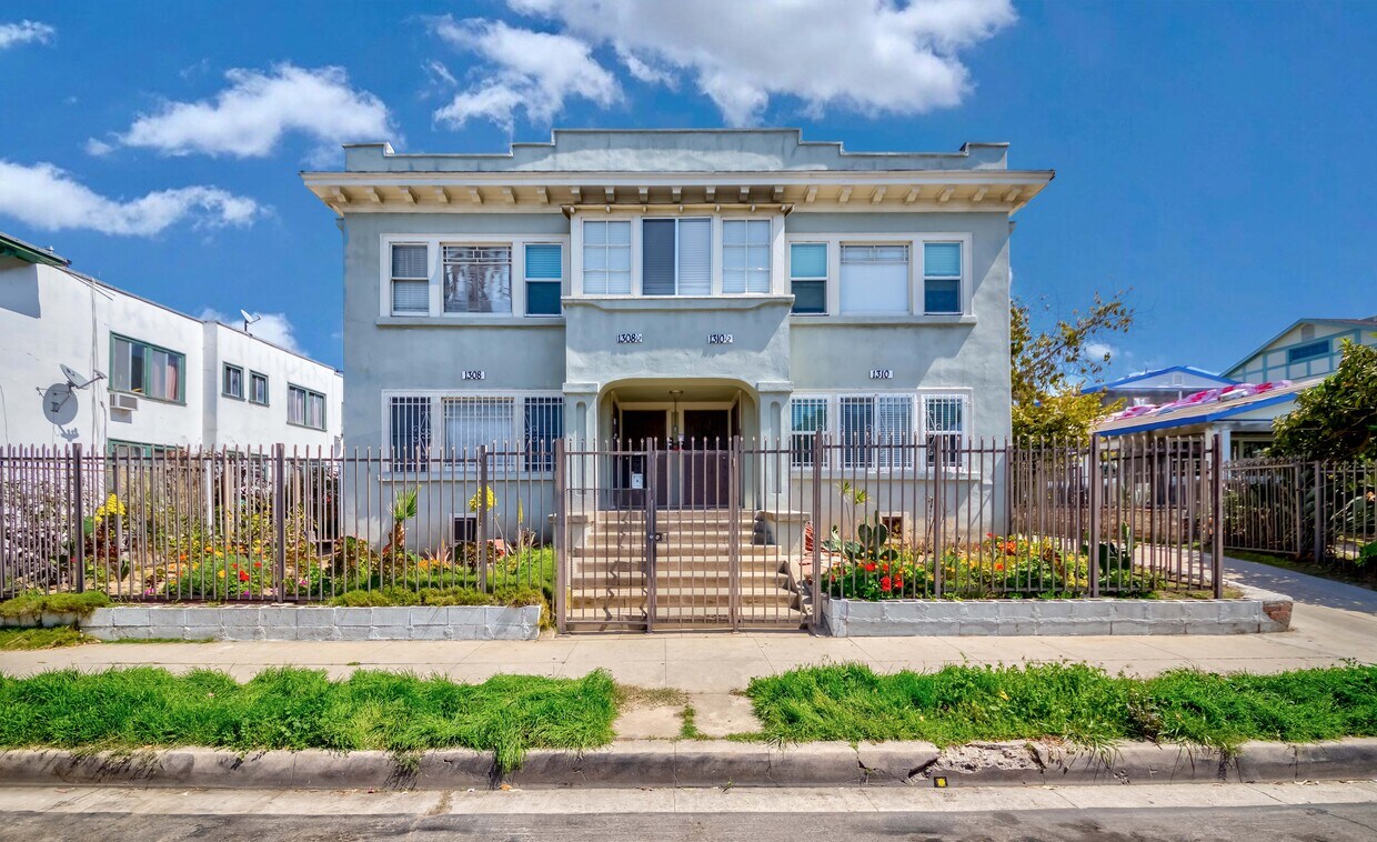 Primary Photo - 1308 S Van Ness Ave