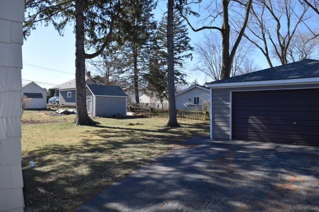 Building Photo - 2 bedroom in Carpentersville IL 60110