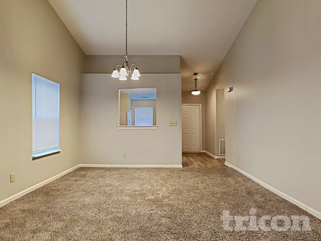Foto del edificio - 1420 Pencross Ln