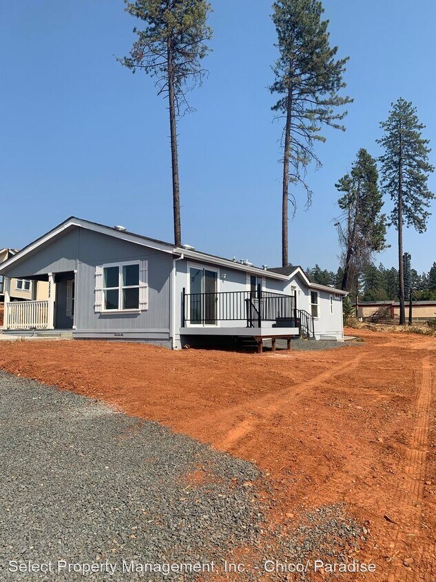 Foto principal - 3 br, 2 bath House - 5888 Pineview Drive
