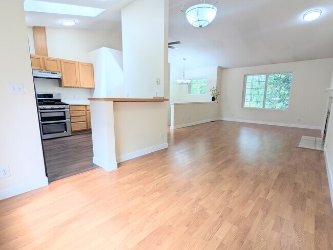 Foto del edificio - 4137 23rd Ave SW