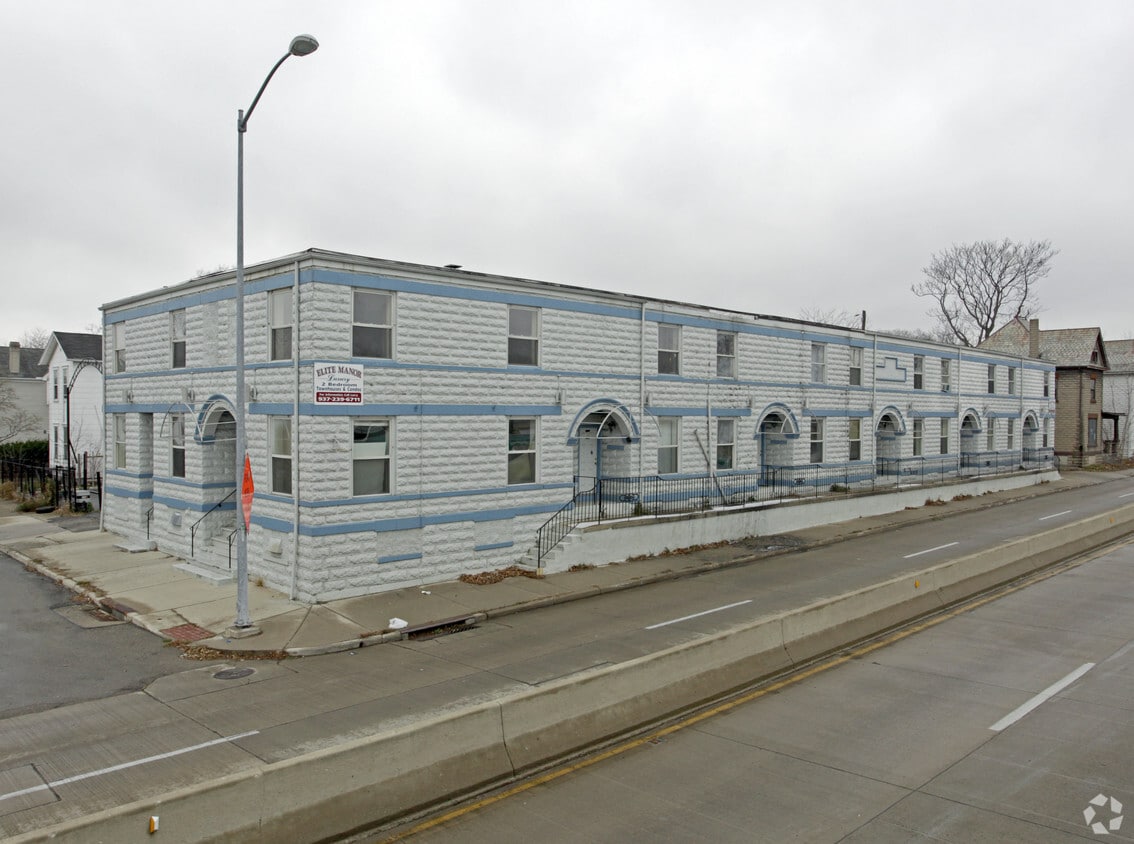 Primary Photo - Elite Manor