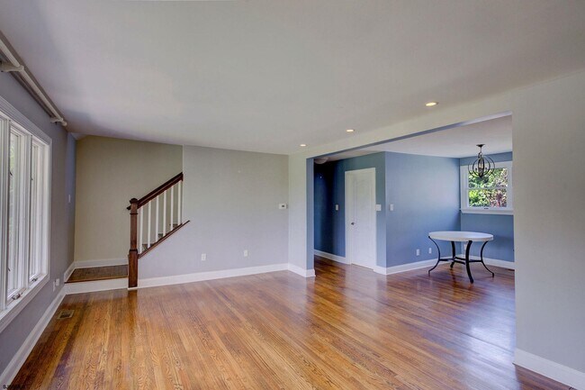 Foto del edificio - 2211 Shore Rd
