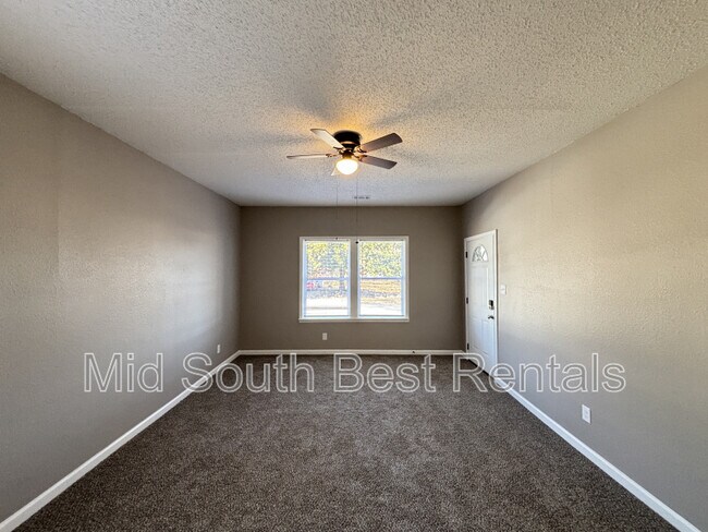 Foto del edificio - 2420 E 2nd St