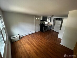 Building Photo - 31 Duclos Ln