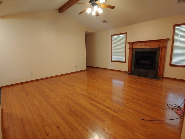 Foto del edificio - 2112 Ford St