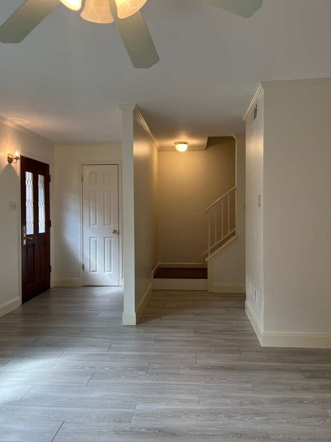 Foto del edificio - 5817 Valley Forge Dr