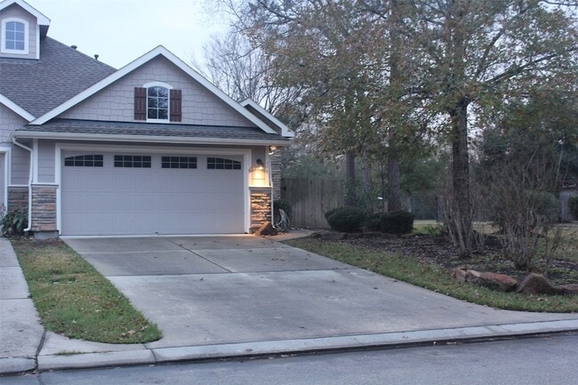 Building Photo - 111 W Kentwick Pl