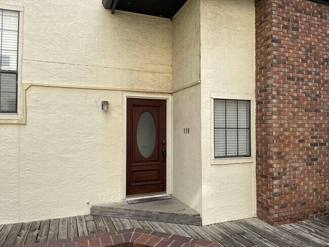 Foto del edificio - 2/2 with a Loft!