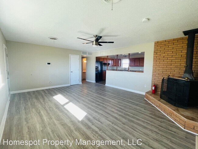 Building Photo - 3 br, 2 bath House - 1479A S Roosevelt Rd 5