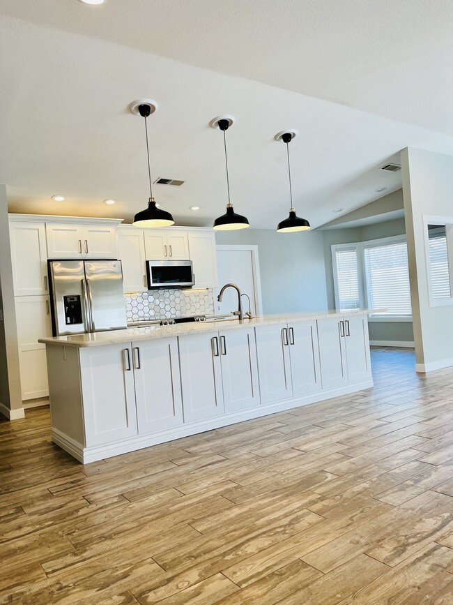Foto del edificio - 6927 E Grandview Dr