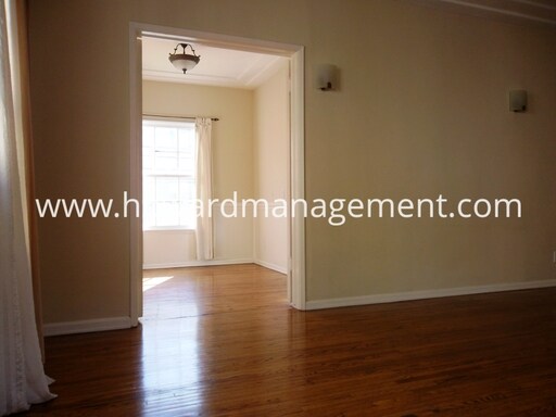 Foto del edificio - 9010 Burton Way