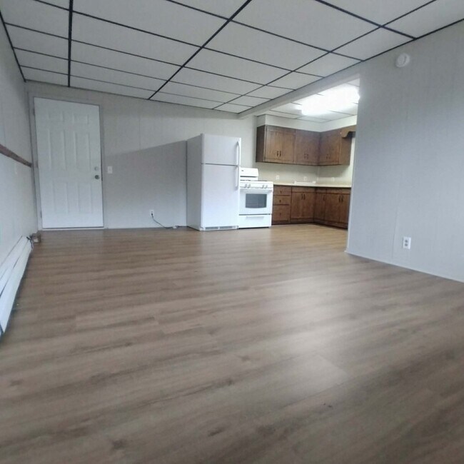 Foto del edificio - 3345 N Whitehall Rd