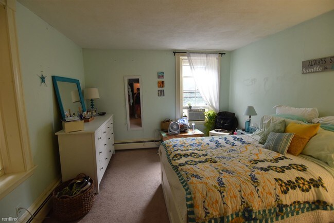 Foto del edificio - 1819 Beacon St