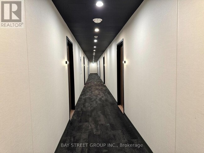 Building Photo - 1037 The Queensway