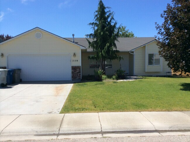 Foto del edificio - Cute Nampa home in one of  the most desirable neighborhoods. Fabulous location. 7159 E. Hampton.