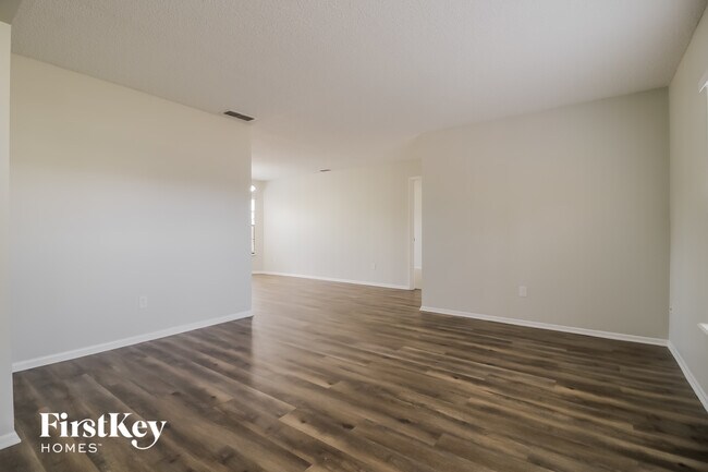 Foto del edificio - 2416 Lackland Dr