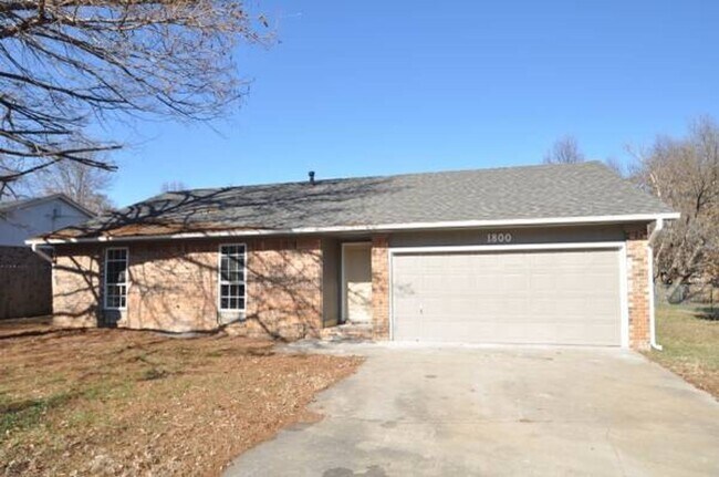 Foto del edificio - Great 4 Bedroom home in Convenient Location