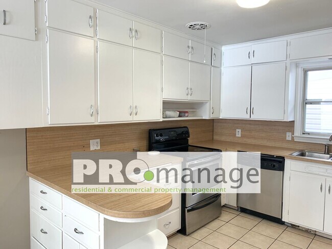 Foto del edificio - 4 Bed, 2 Bath Home w/ 1 Car Garage - Idaho Falls
