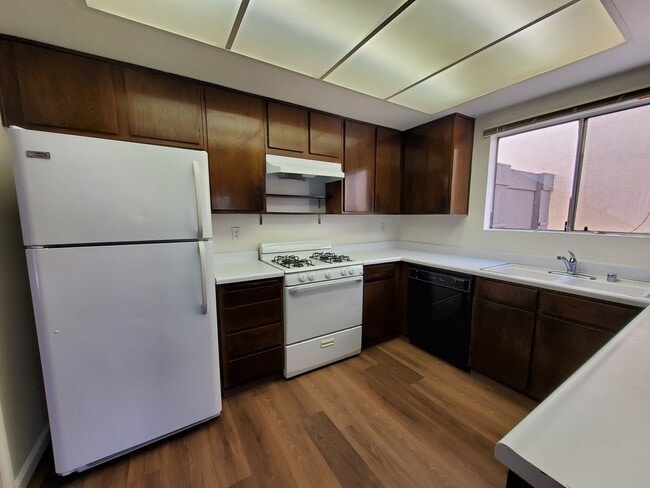 Building Photo - 3bd/2ba Home with Two Car Garage