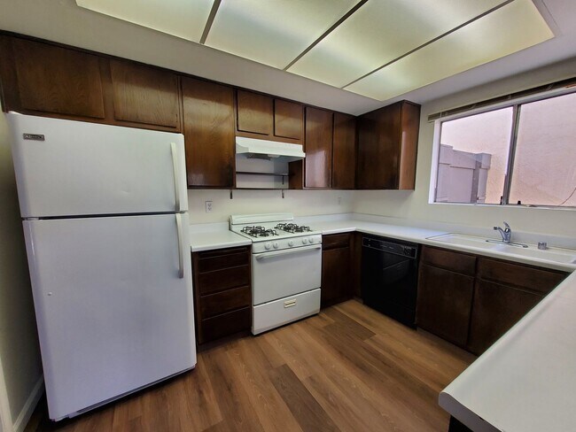 Foto del edificio - 3bd/2ba Home with Two Car Garage