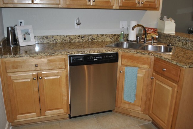 Foto del edificio - 355 Driftwood Rd