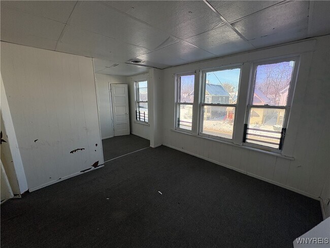 Foto del edificio - 2445 Bailey Ave