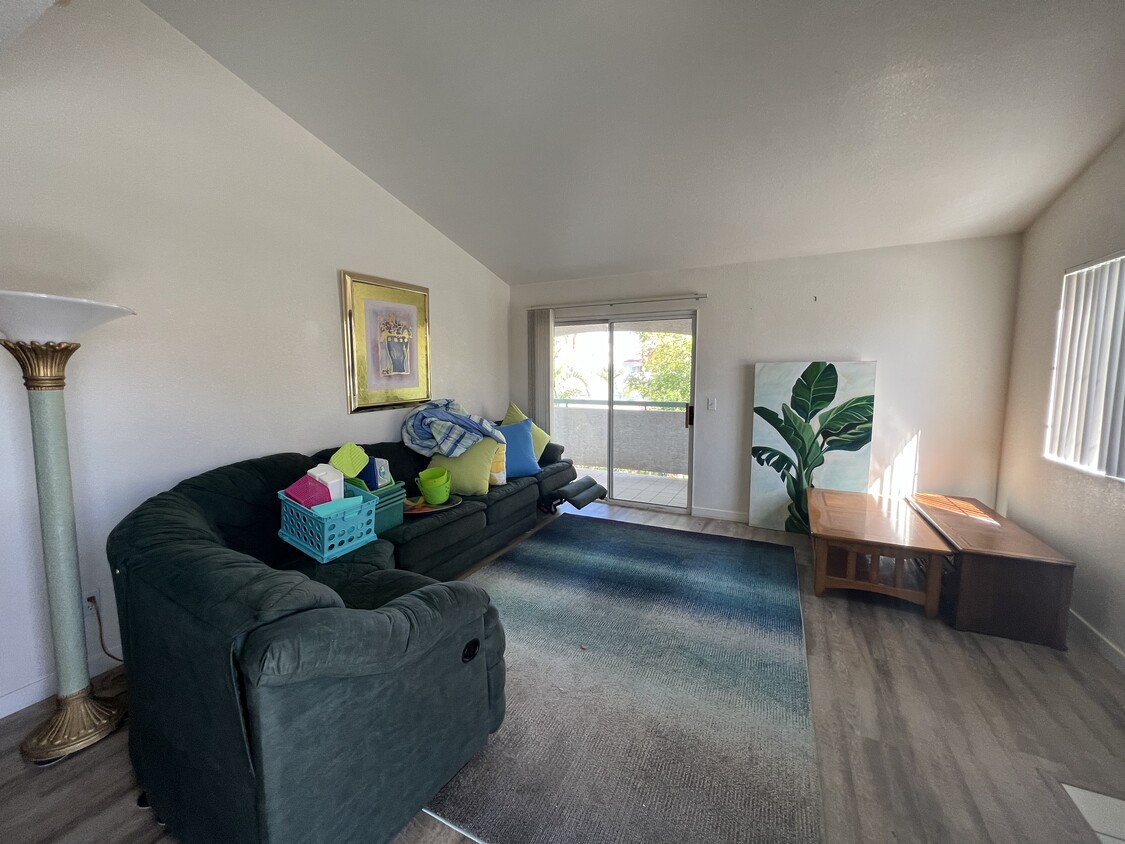 Primary Photo - 2725 S Nellis Blvd