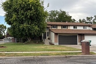 Building Photo - 739 Whispering Pine Dr