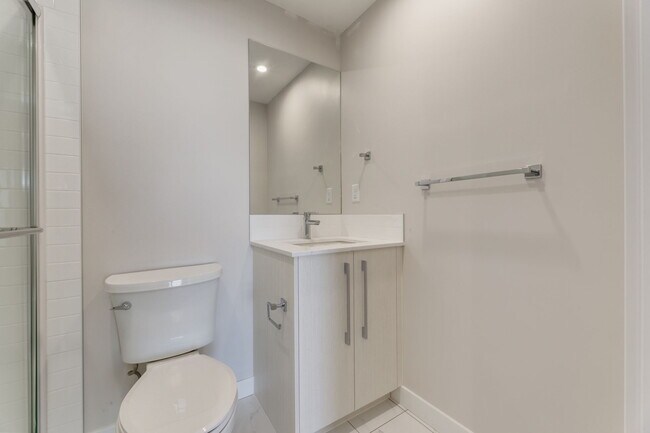 Photo du bâtiment - Suite C - 3 Bed/2 Bath