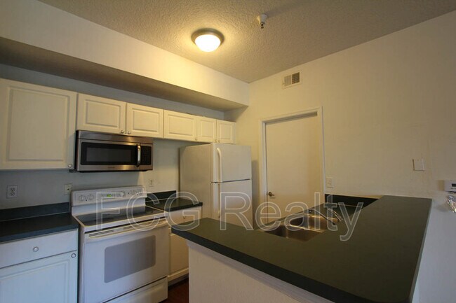 Foto del edificio - 5524 Metrowest Blvd