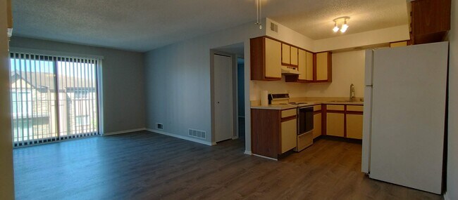 Foto del edificio - 1240 Chalet Rd