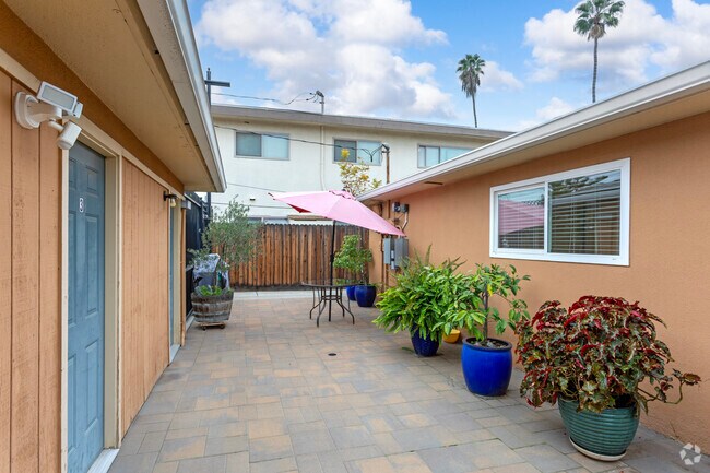 Patio - Los Olivos Apartments