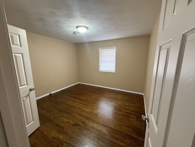 Foto del edificio - 2505 Rosebrier Ave