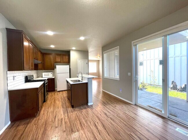Foto del edificio - 4649 SE Lone Oak St
