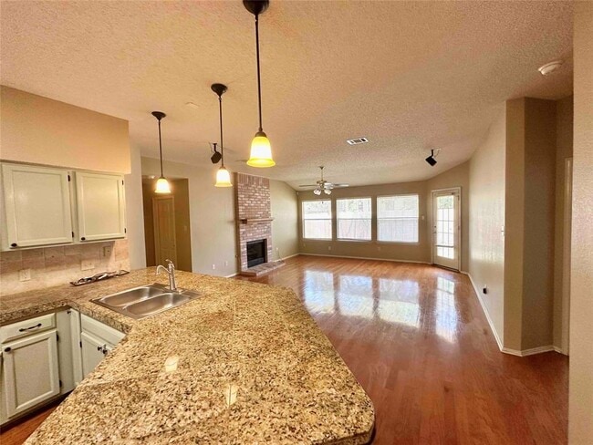 Building Photo - 13225 Amasia Dr