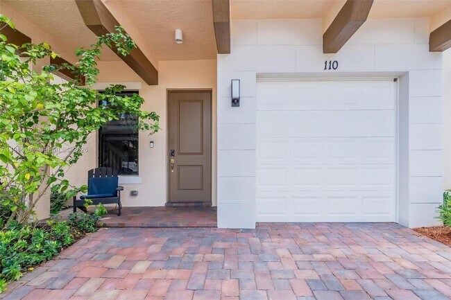 Foto del edificio - 110 NW 209th Way