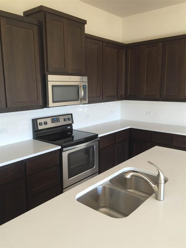 Foto del edificio - 13001 Hymeadow Dr