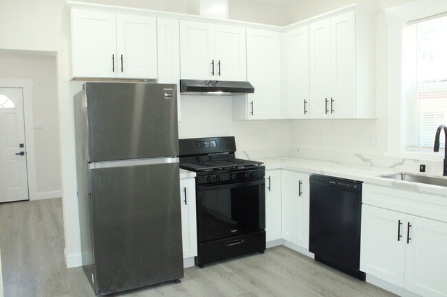 Building Photo - New New New! 1 Bedroom, 1 Bathroom House i...