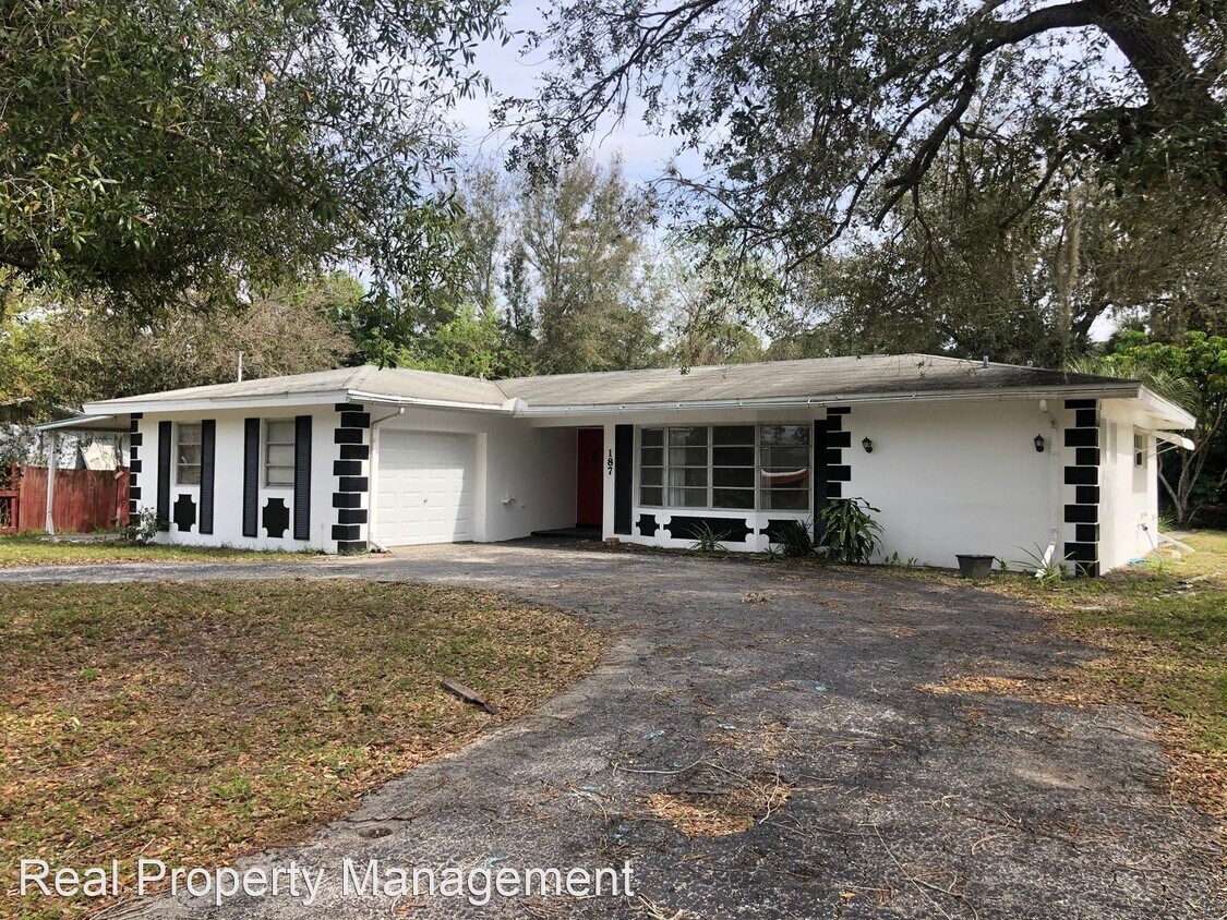 Foto principal - 3 br, 2 bath House - 187 Louise St