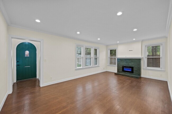 Foto del edificio - 903 E Live Oak St