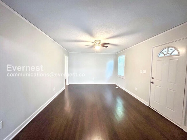 Building Photo - 2004 Bader Ave SW