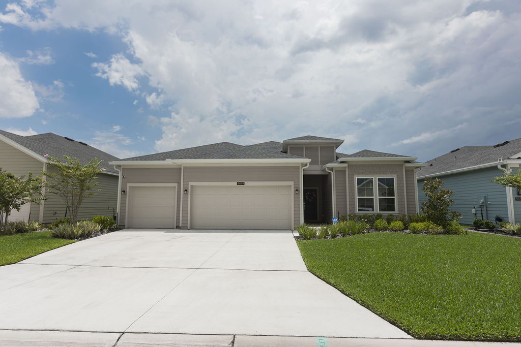 Foto principal - 4 Bedroom 2 Bath home for rent with beauti...